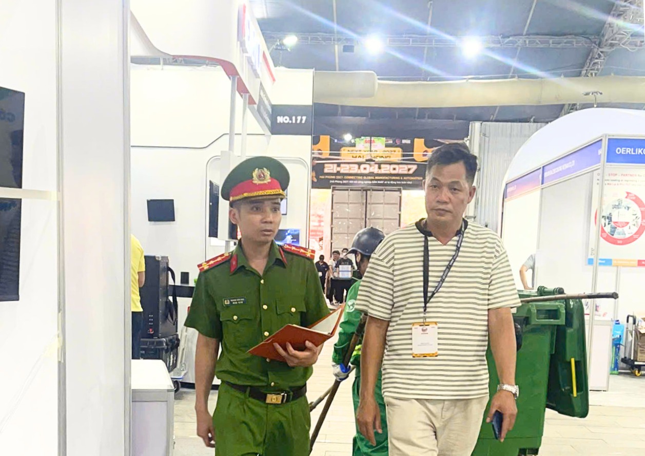 Đội Chữa cháy và CNCH khu vực 1 bảo đảm an toàn PCCC tại Triển lãm Công nghiệp và Sản xuất Việt Nam năm 2026